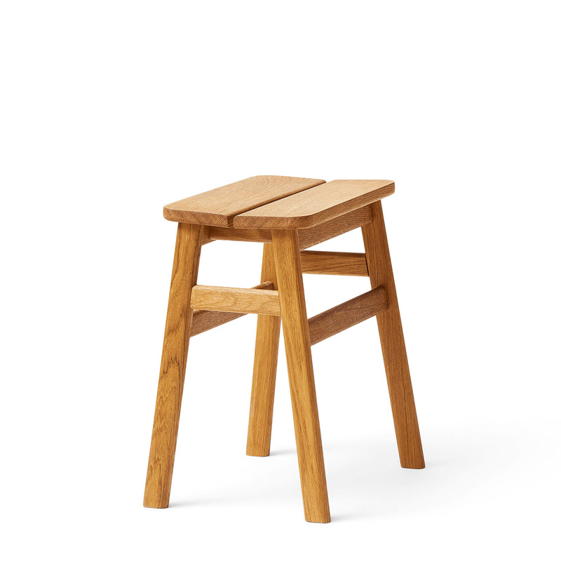 Form &amp; Refine - Angle Standard Hocker | Eiche geölt